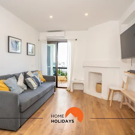 Appartamento #063 Flat By Holidays