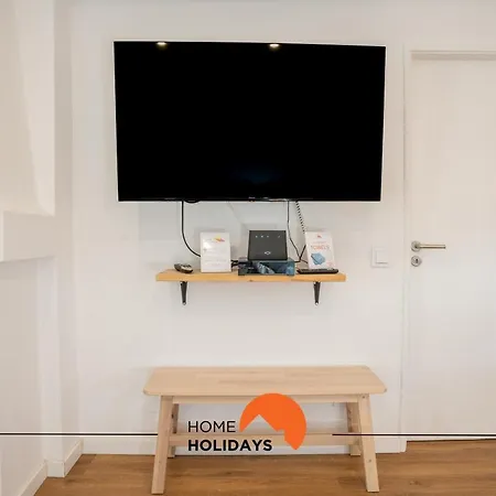 #063 Flat By Holidays アパート