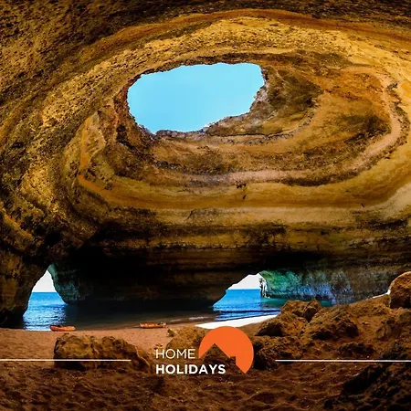 #063 Flat By Holidays