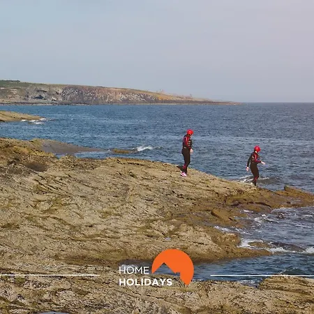 #063 Flat By Holidays