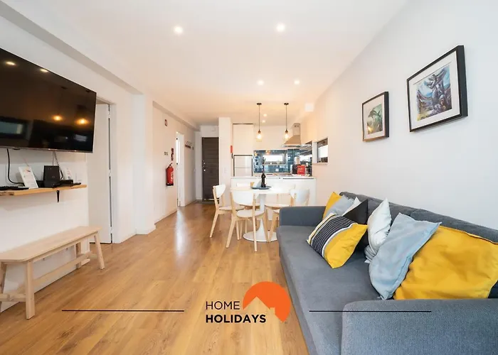 #063 Flat By Holidays 아파트