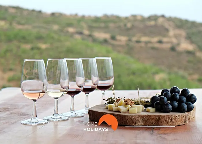 #063 Flat By Holidays 아파트