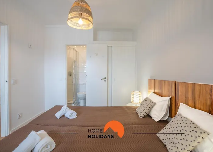 Apartamento #063 Beach Apartment Steps From Ocean Albufeira